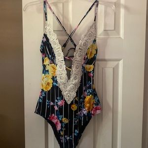 Brand new never worn Cupshe swimsuit